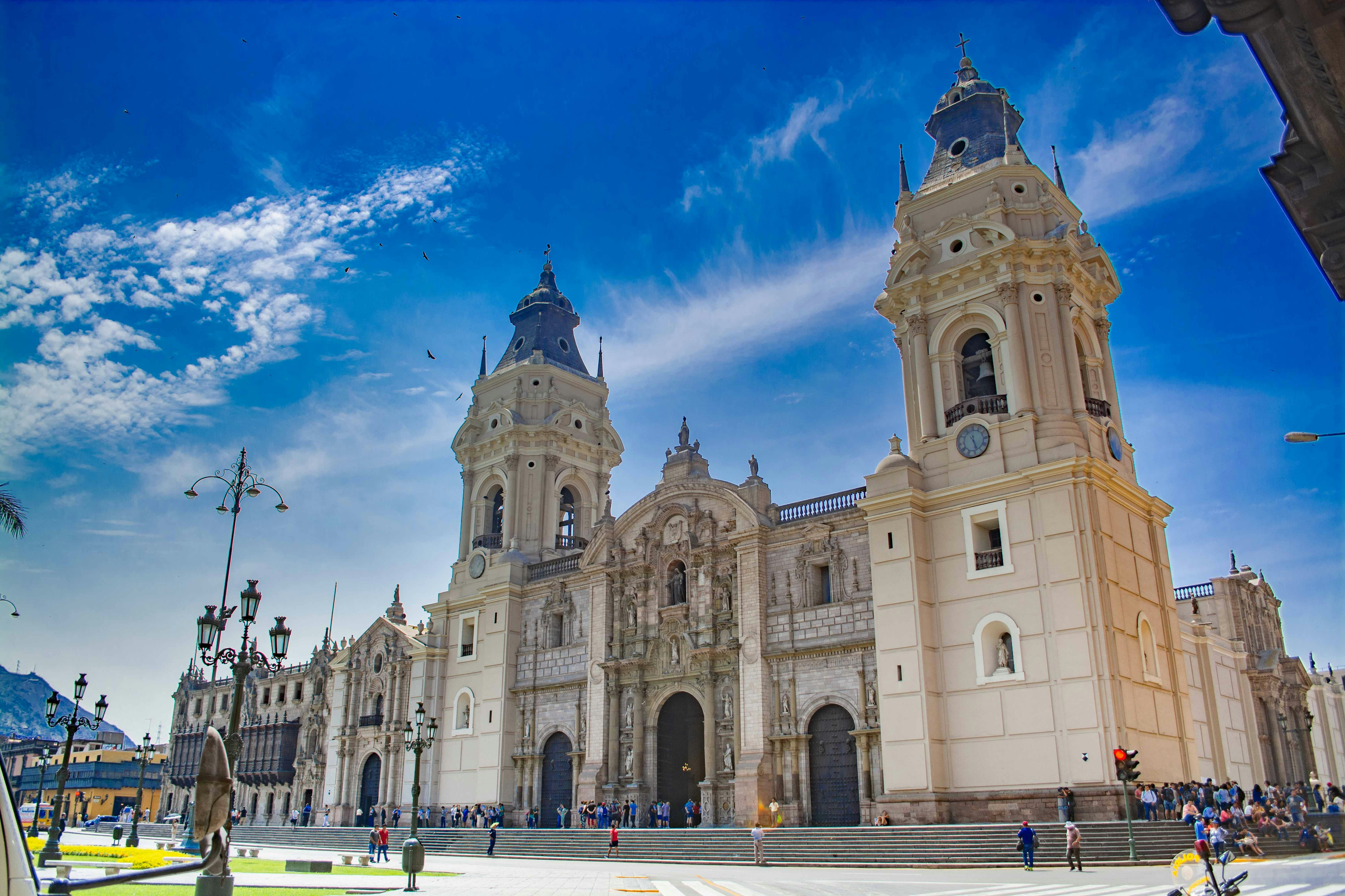 Día 8: CUSCO – LIMA